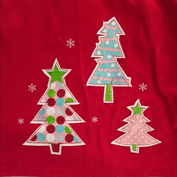 Christmas tree and eyelet lace outfit - Picture 2 of 6